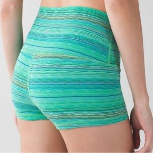 Lululemon Boogie Multicolour Reversible Shorts (Roll Down)